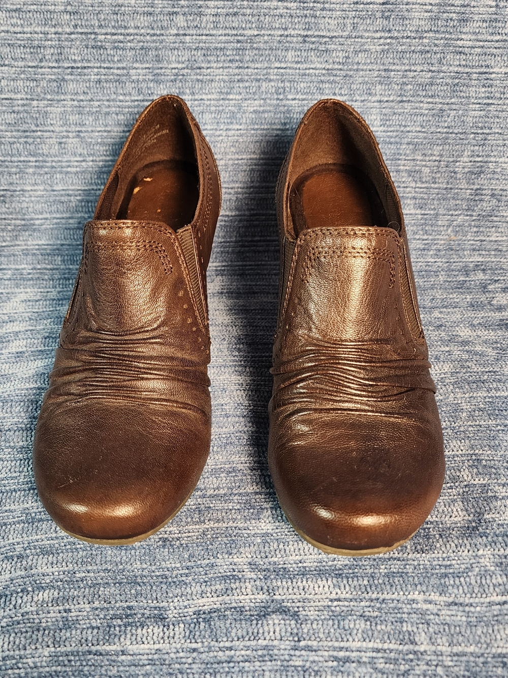 BareTraps Brown Slip-On Leather Heels